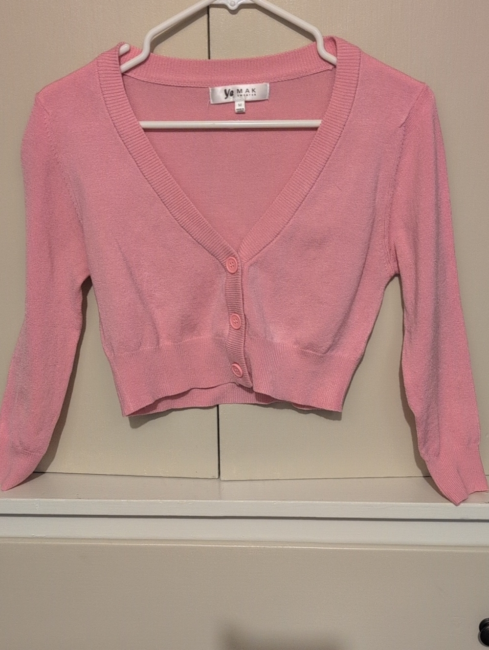 Yomak Pink Cropped V-Neck Button Cardigan